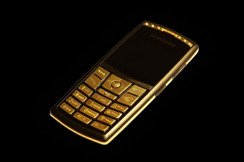 MJ - Samsung x820 Ultra Full Gold 750 Diamond Palladium Edition - Gold Mobile Phone, 18 carat